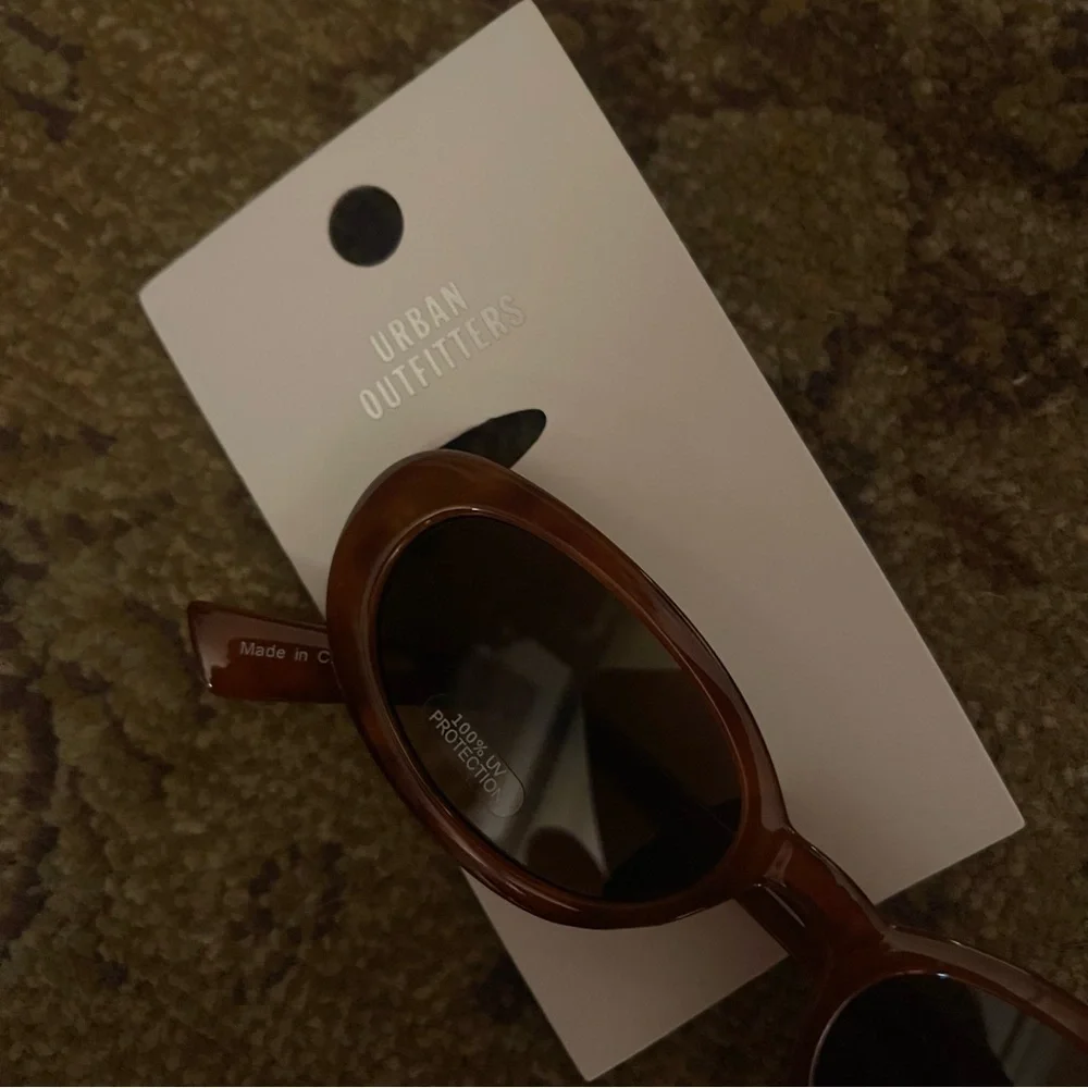 Sunglasses - Picture 2 of 5